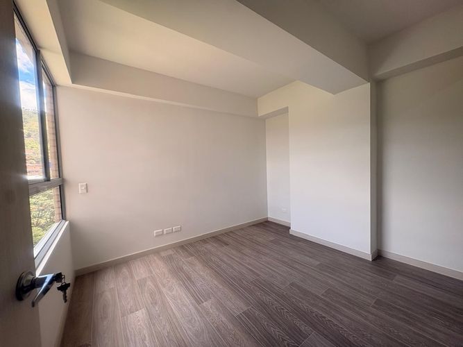 Apartamento de 3 alcobas en venta en Maria Auxiliadora, Sabaneta, 76 m² · foto 9 de 15