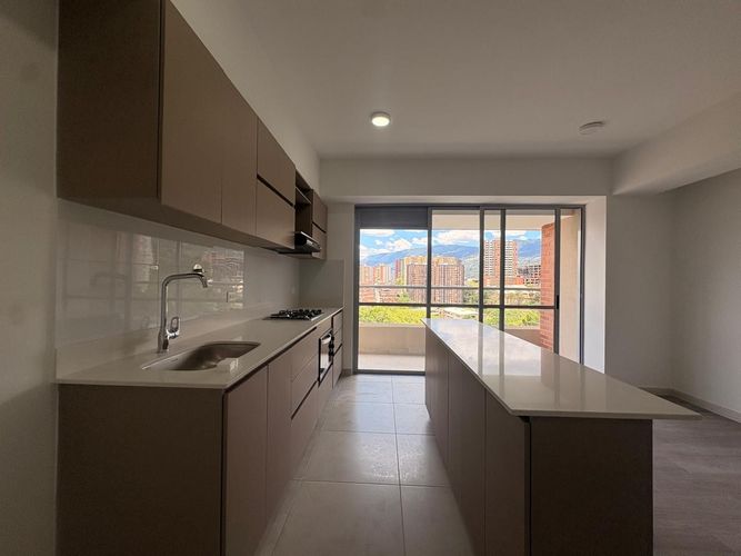 Apartamento de 3 alcobas en venta en Maria Auxiliadora, Sabaneta, 76 m² · foto 2 de 15