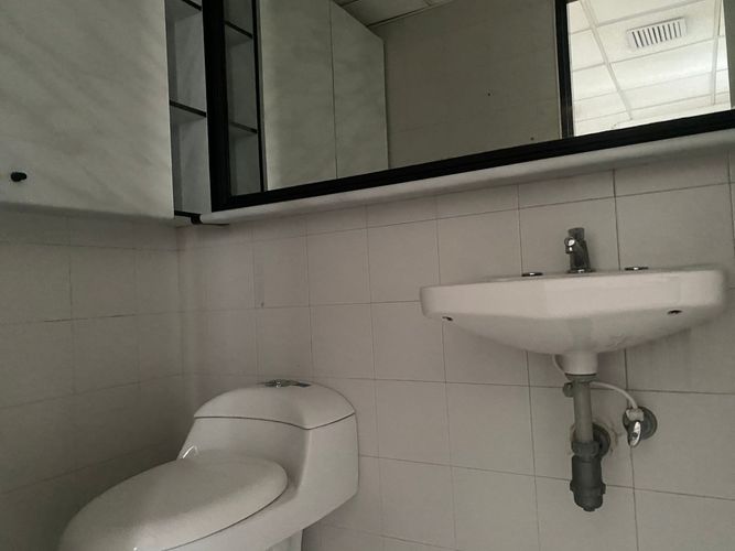 Oficina en arriendo en El Poblado, Medellín, 125 m² · foto 5 de 9
