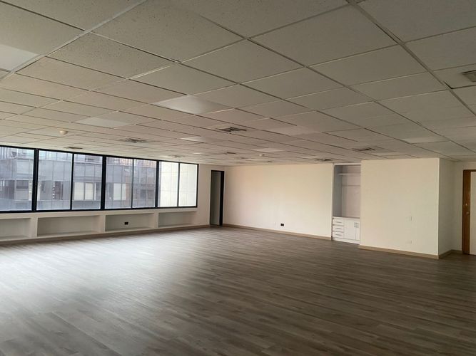 Oficina en arriendo en El Poblado, Medellín, 125 m² · foto 6 de 9