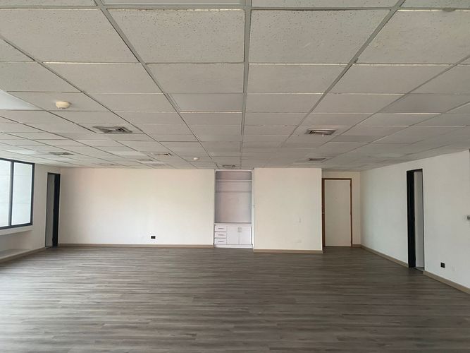 Oficina en arriendo en El Poblado, Medellín, 125 m² · foto 8 de 9