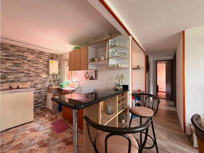 Apartamento de 3 alcobas en venta en Echavarria, Madrid, 67 m² · foto 2 de 14
