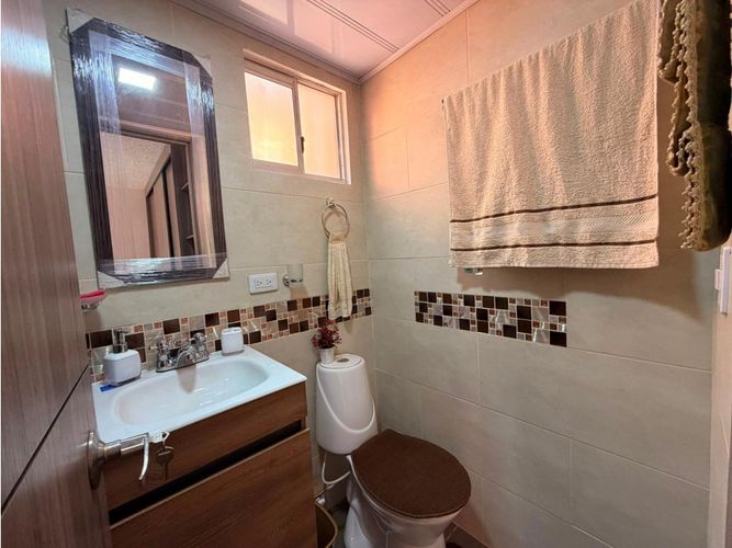Apartamento de 3 alcobas en venta en Echavarria, Madrid, 67 m² · foto 8 de 14