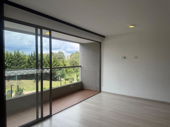 Apartamento de 2 alcobas en venta en Llano Grande, Rionegro, 63 m² · foto 2 de 21