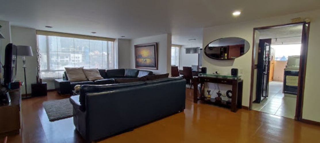 Apartamento de 3 alcobas en venta en Santa Paula, Bogotá, 210 m² · foto 3 de 18