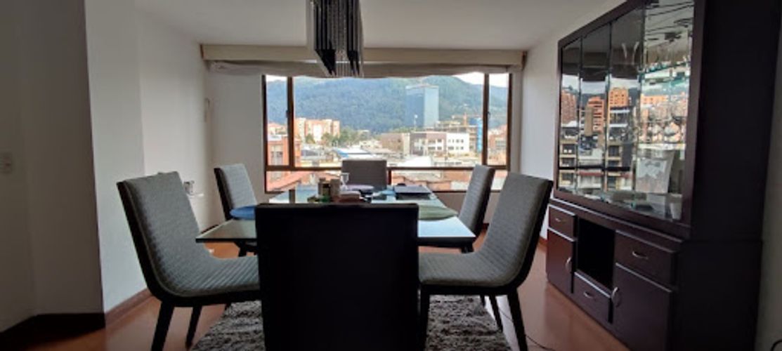 Apartamento de 3 alcobas en venta en Santa Paula, Bogotá, 210 m² · foto 4 de 18