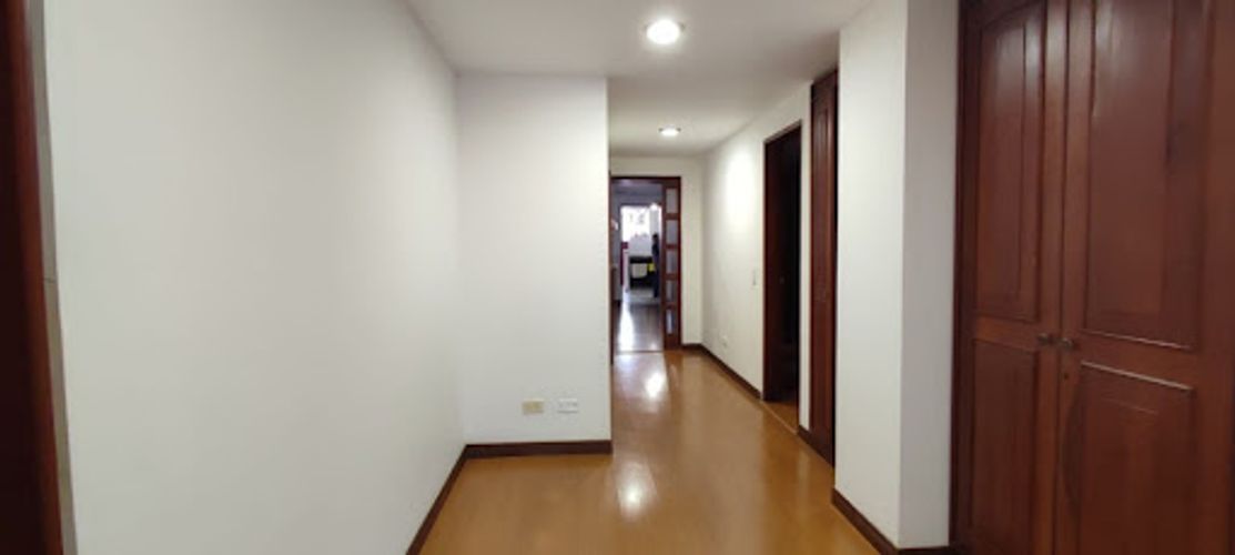 Apartamento de 3 alcobas en venta en Santa Paula, Bogotá, 210 m² · foto 6 de 18