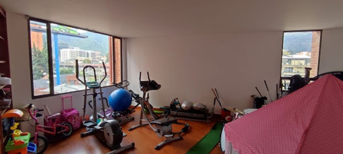 Apartamento de 3 alcobas en venta en Santa Paula, Bogotá, 210 m² · foto 8 de 18