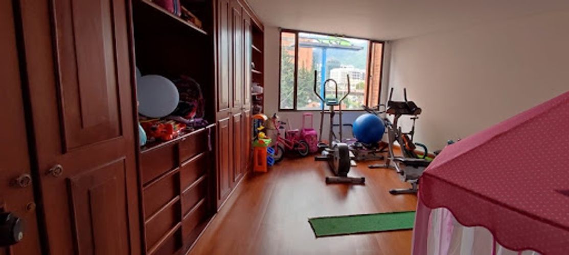 Apartamento de 3 alcobas en venta en Santa Paula, Bogotá, 210 m² · foto 9 de 18