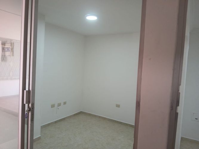 Local en venta en Granada, Bucaramanga, 13 m² · foto 7 de 16