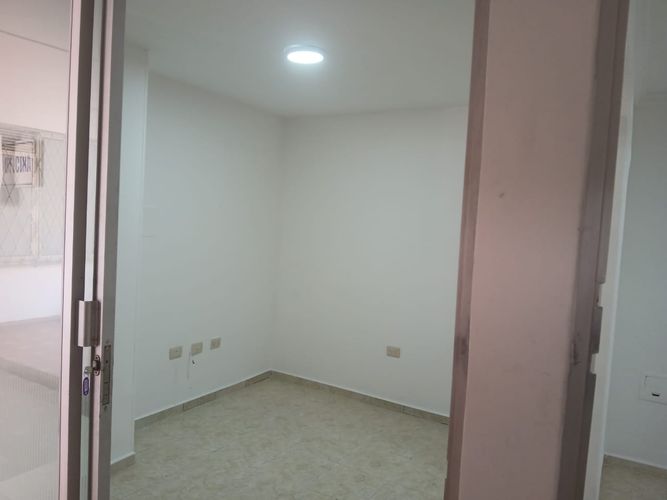 Local en venta en Granada, Bucaramanga, 13 m² · foto 8 de 16