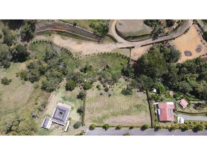 Lote en venta en Guamito, La Ceja, 2536 m² · foto 2 de 20