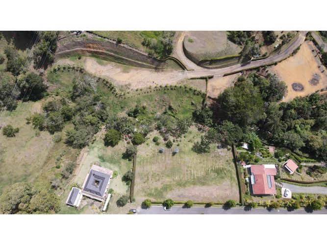 Lote en venta en Guamito, La Ceja, 2536 m² · foto 3 de 20