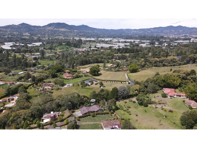 Lote en venta en Guamito, La Ceja, 2536 m² · foto 6 de 20