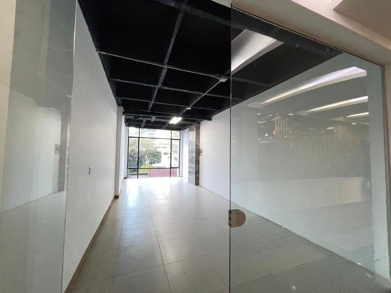 Oficina en arriendo en El Poblado, Medellín, 70 m² · foto 2 de 6