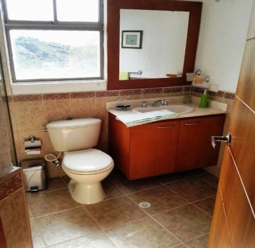Casa de 4 alcobas en venta en Escobero, Envigado, 407 m² · foto 3 de 16