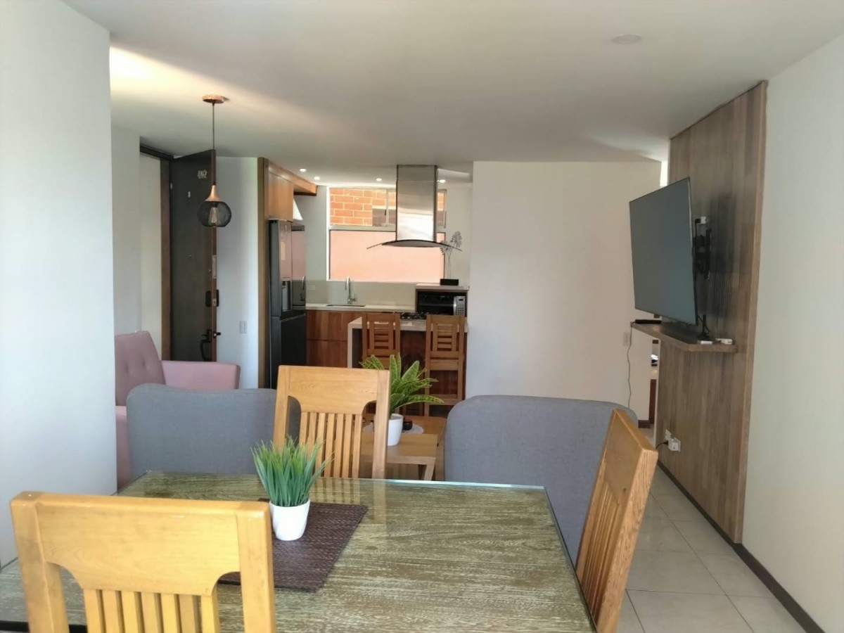 Apartamento en arriendo en Castropol, Medellín · foto 3 de 24