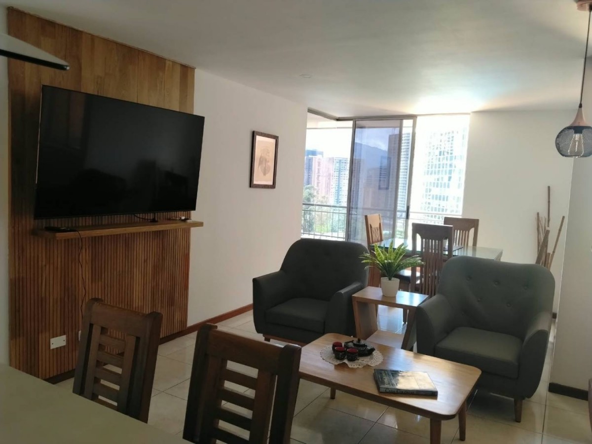 Apartamento en arriendo en Castropol, Medellín · foto 4 de 24