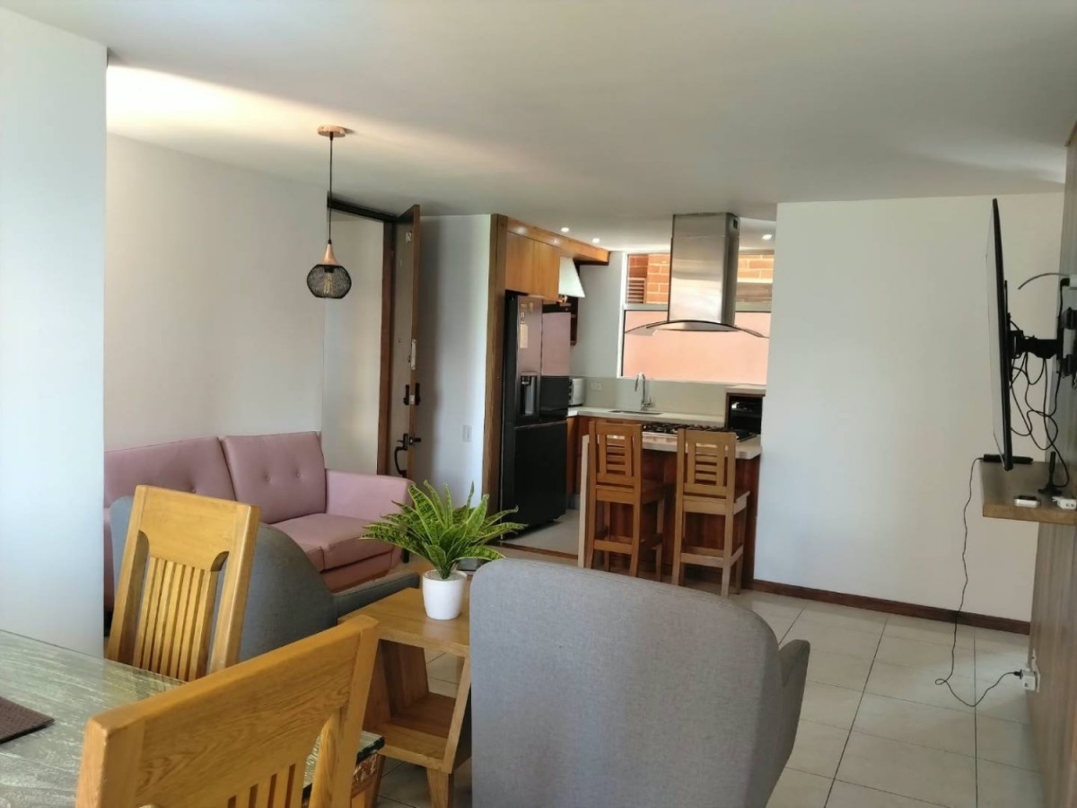 Apartamento en arriendo en Castropol, Medellín · foto 5 de 24