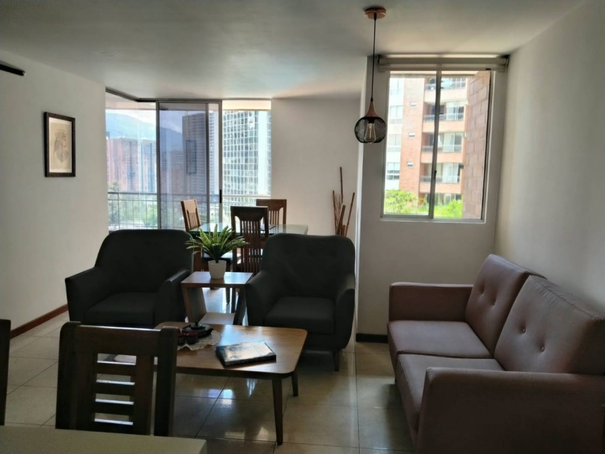 Apartamento en arriendo en Castropol, Medellín · foto 6 de 24