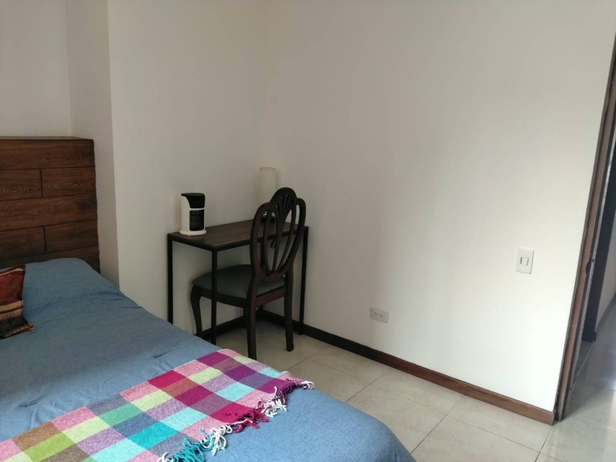 Apartamento en arriendo en Castropol, Medellín · foto 17 de 24