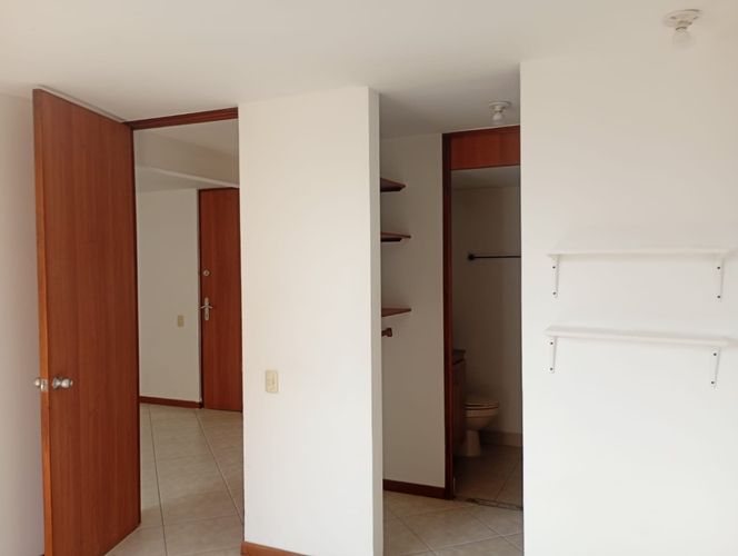 Apartamento de 1 alcoba en venta en La Aguacatala, Medellín, 42 m² · foto 7 de 13
