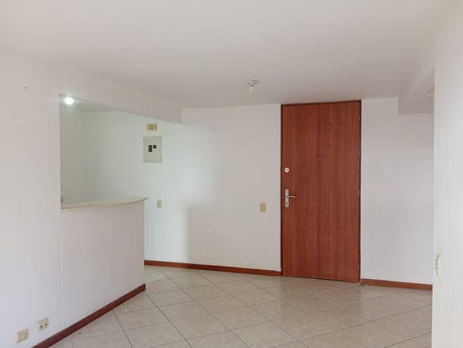 Apartamento de 1 alcoba en venta en La Aguacatala, Medellín, 42 m² · foto 9 de 13