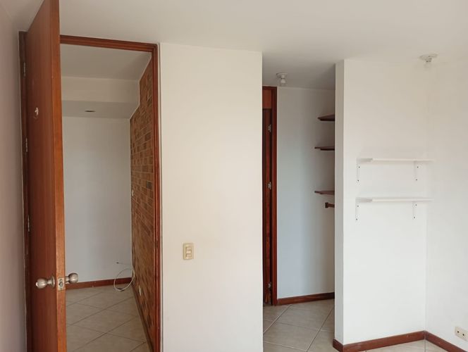 Apartamento de 1 alcoba en venta en La Aguacatala, Medellín, 42 m² · foto 8 de 13