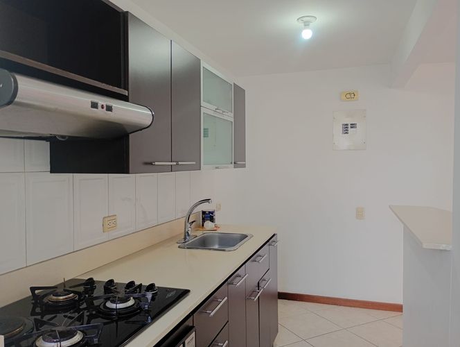 Apartamento de 1 alcoba en venta en La Aguacatala, Medellín, 42 m² · foto 5 de 13