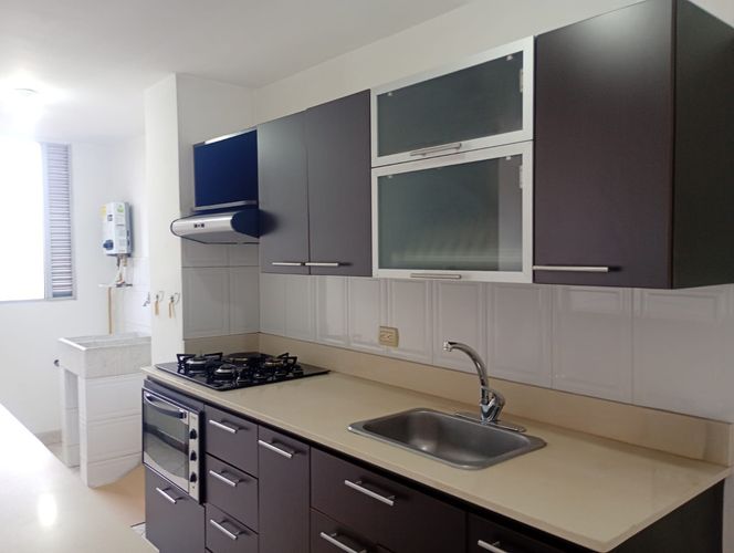 Apartamento de 1 alcoba en venta en La Aguacatala, Medellín, 42 m² · foto 6 de 13