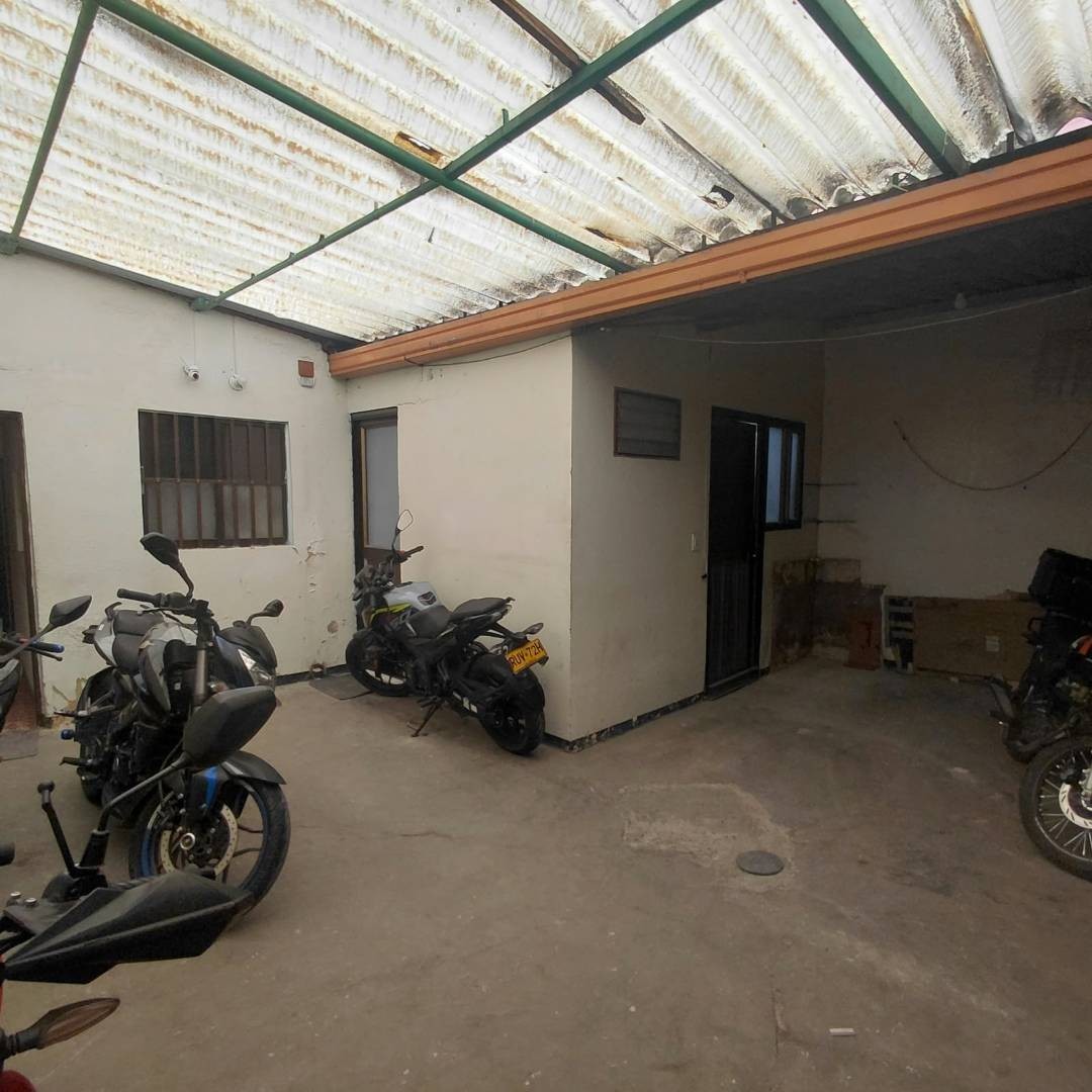 Casa en venta en La Cabana Fontibon, Bogotá · foto 2 de 18