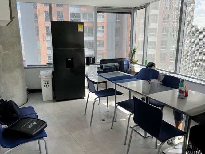 Oficina en arriendo en El Poblado, Medellín, 220 m² · foto 12 de 20