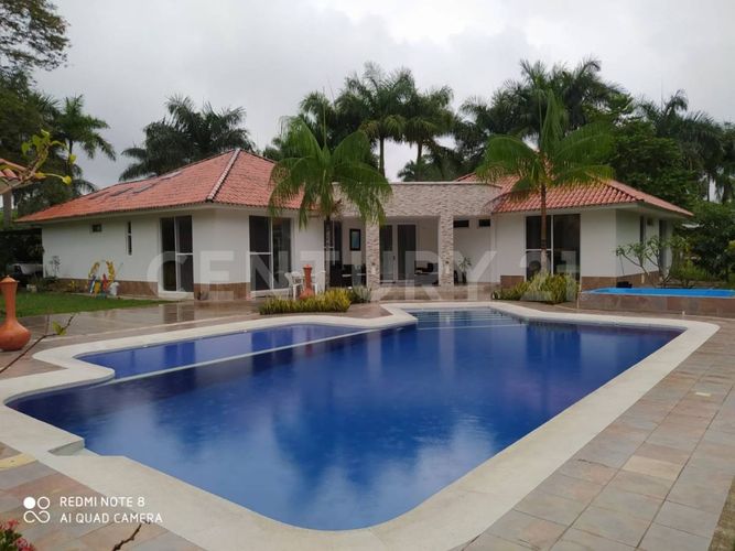 Casa de 3 alcobas en venta en Pompeya, Villavicencio, 250 m² · foto 2 de 22