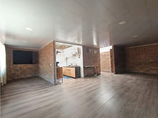 Casa de 5 alcobas en venta en 12 De Octubre, Bogotá, 177 m² · foto 2 de 13
