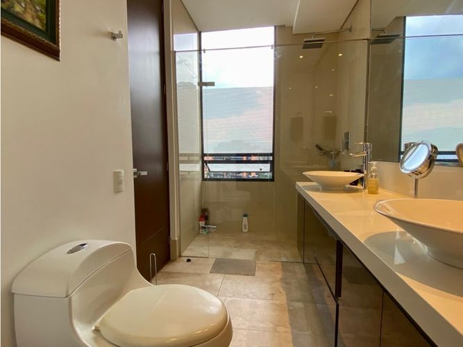 Apartamento de 3 alcobas en venta en San Lucas, Medellín, 190 m² · foto 23 de 24