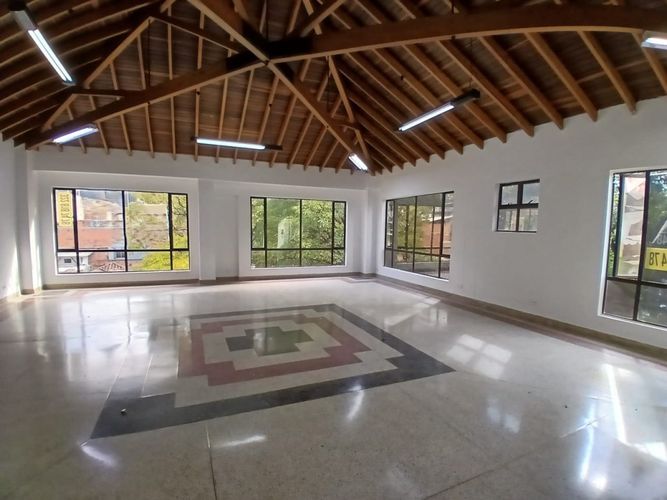 Oficina en arriendo en Suramericana, Medellín, 140 m² · foto 3 de 18