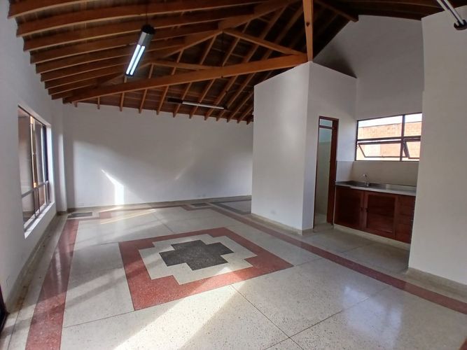 Oficina en arriendo en Suramericana, Medellín, 140 m² · foto 5 de 18
