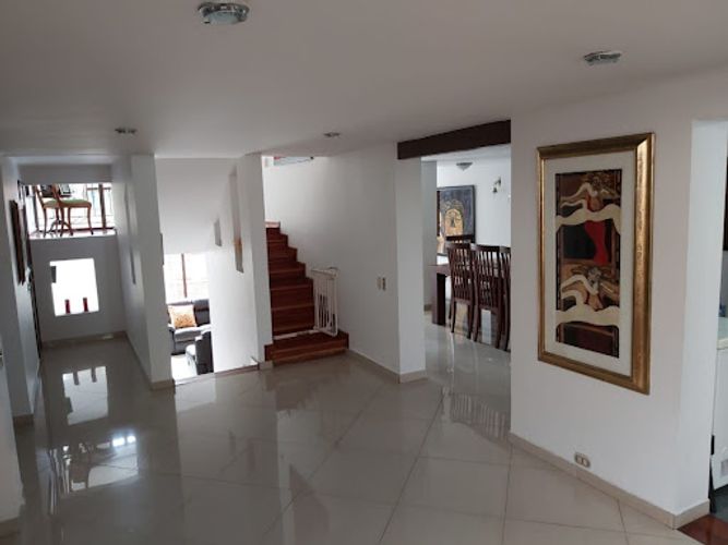Casa de 3 alcobas en venta en Cerros De Niza, Bogotá, 240 m² · foto 9 de 24