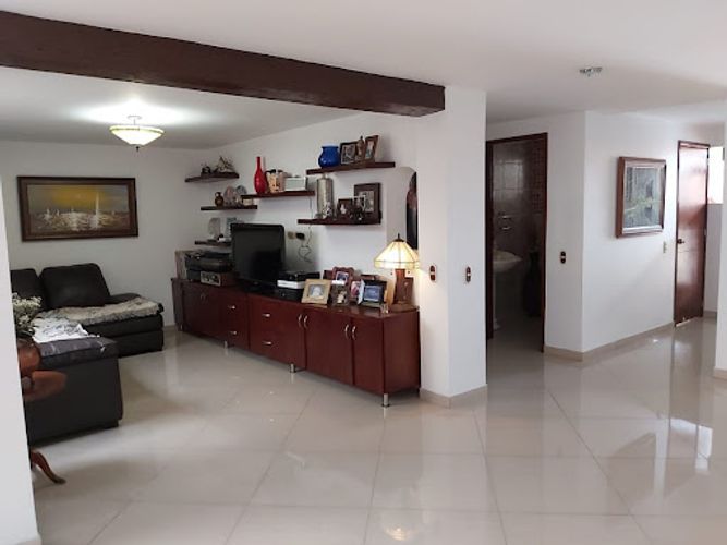 Casa de 3 alcobas en venta en Cerros De Niza, Bogotá, 240 m² · foto 11 de 24