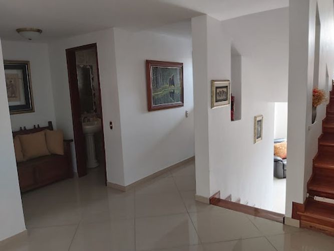 Casa de 3 alcobas en venta en Cerros De Niza, Bogotá, 240 m² · foto 13 de 24