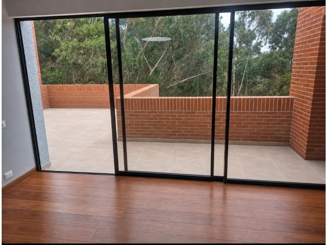 Apartaestudio en venta en Bosque De Pinos, Bogotá, 320 m² · foto 2 de 22