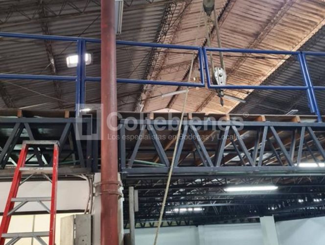 Bodega en arriendo en El Poblado, Medellín, 806 m² · foto 4 de 11