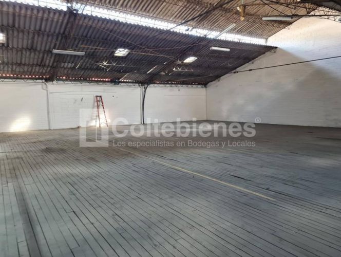 Bodega en arriendo en El Poblado, Medellín, 806 m² · foto 5 de 11