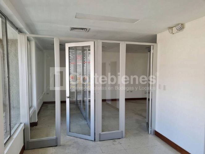 Bodega en arriendo en El Poblado, Medellín, 806 m² · foto 8 de 11