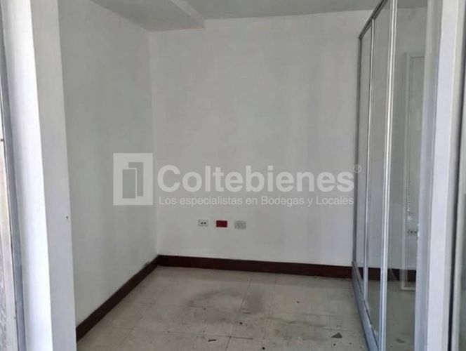 Bodega en arriendo en El Poblado, Medellín, 806 m² · foto 9 de 11