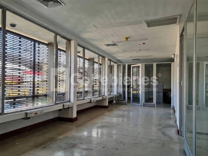 Bodega en arriendo en El Poblado, Medellín, 806 m² · foto 10 de 11