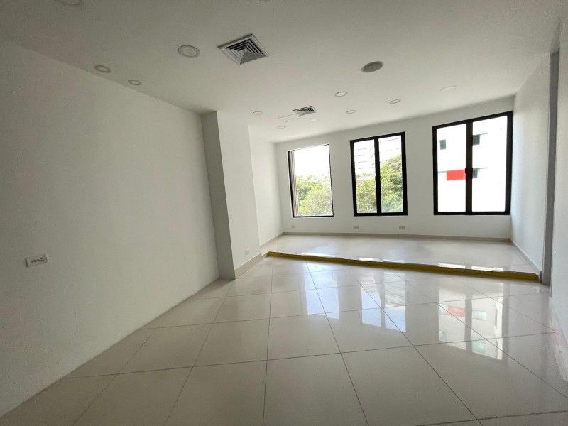 Oficina en arriendo en El Poblado, Medellín, 92 m² · foto 4 de 11