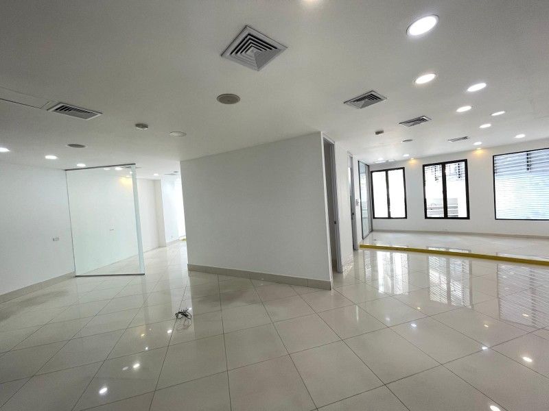 Oficina en arriendo en El Poblado, Medellín, 92 m² · foto 5 de 11