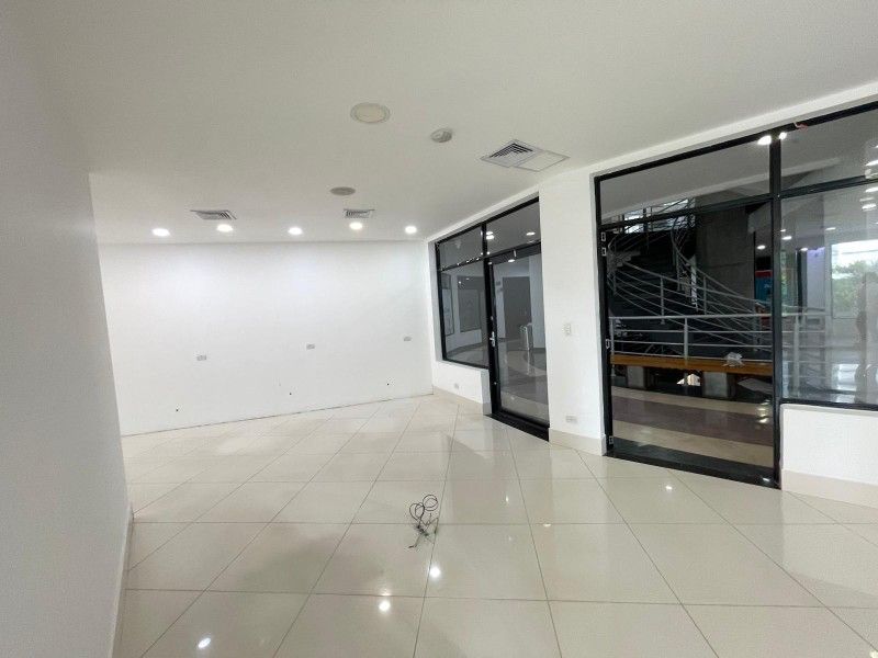 Oficina en arriendo en El Poblado, Medellín, 92 m² · foto 8 de 11