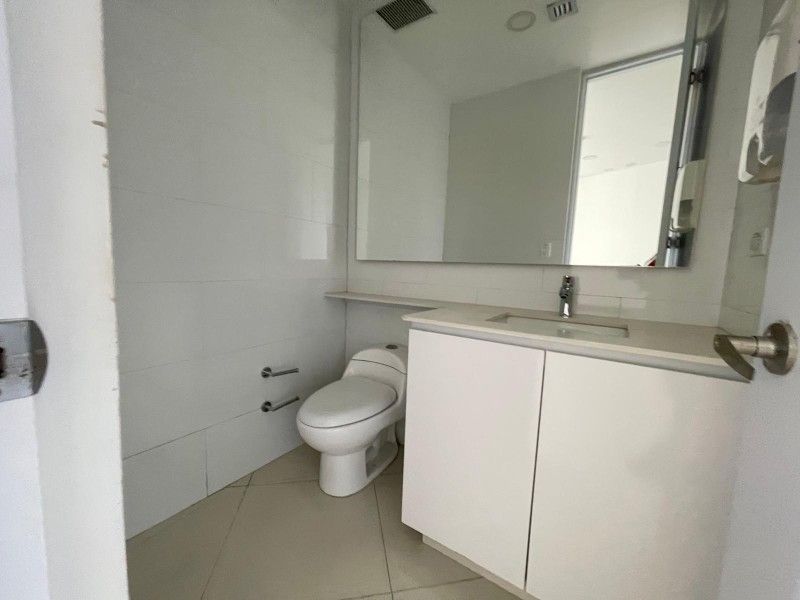 Oficina en arriendo en El Poblado, Medellín, 92 m² · foto 10 de 11